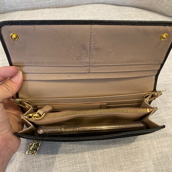 ❌SOLD❌ PRADA Saffiano Leather Flap Wallet on Chain - Picture 8 of 8